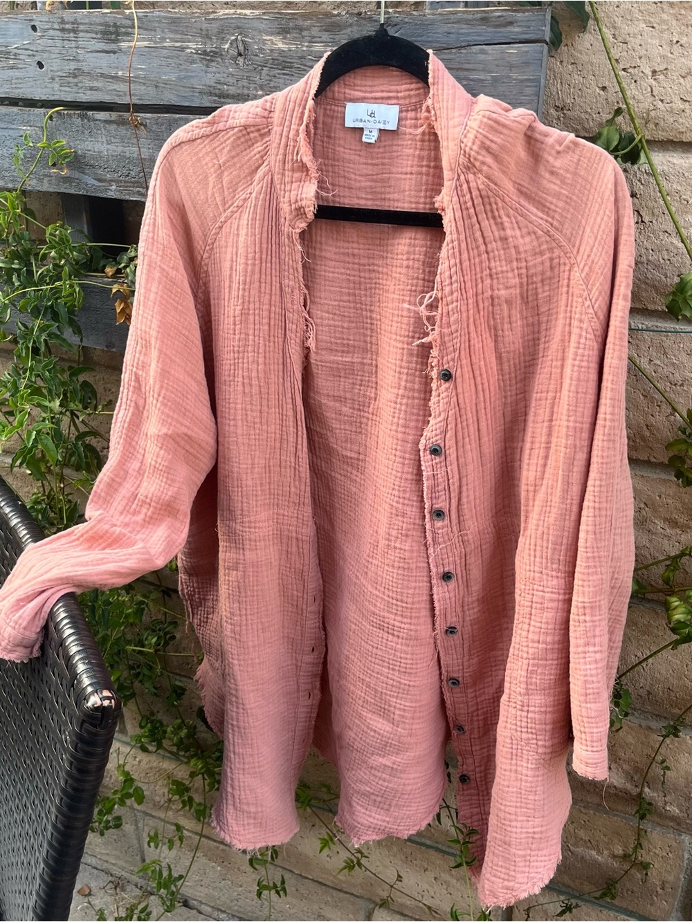 Lightweight Cotton Gauze Button-Down Shirt in Dusty rose